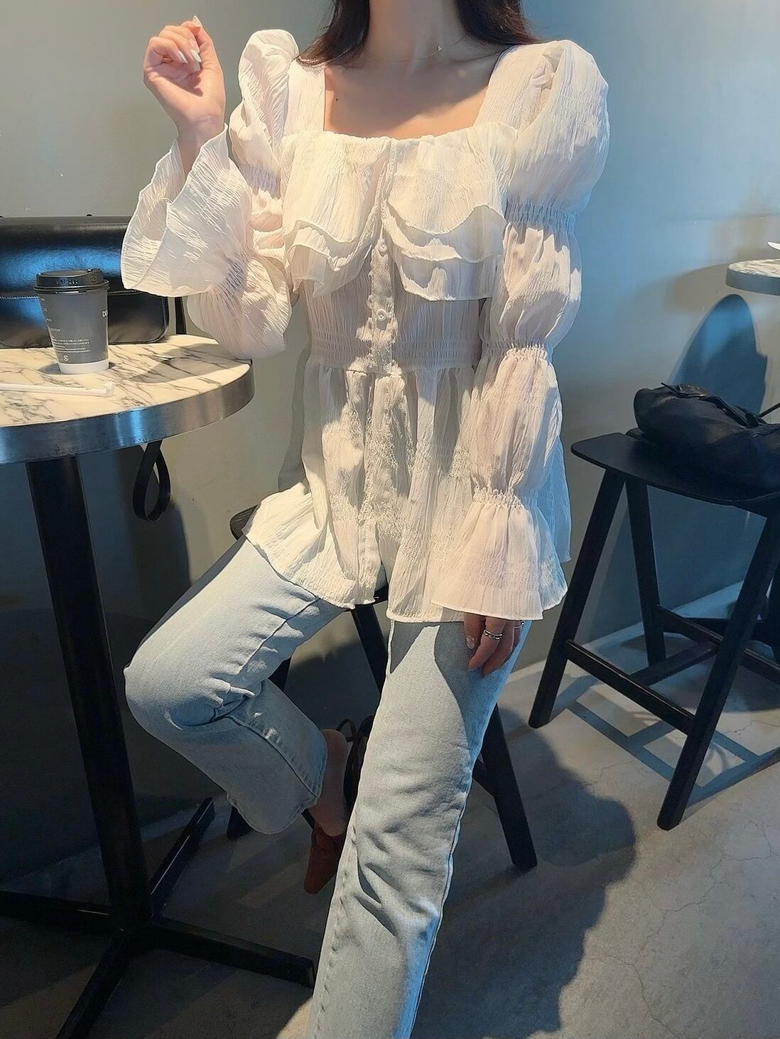 Frill square blouse / ivory (4月下旬頃発送予定)