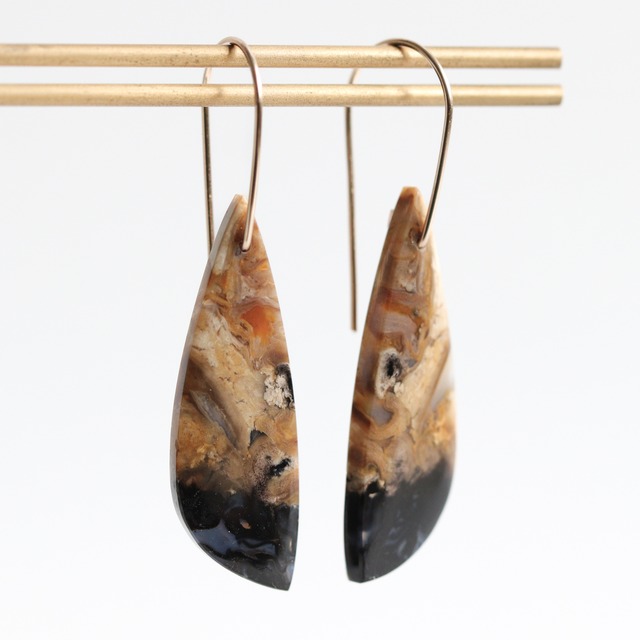 14kgf｜ブラウン×ブラックのニュアンス｜シックなパームルートのピアス