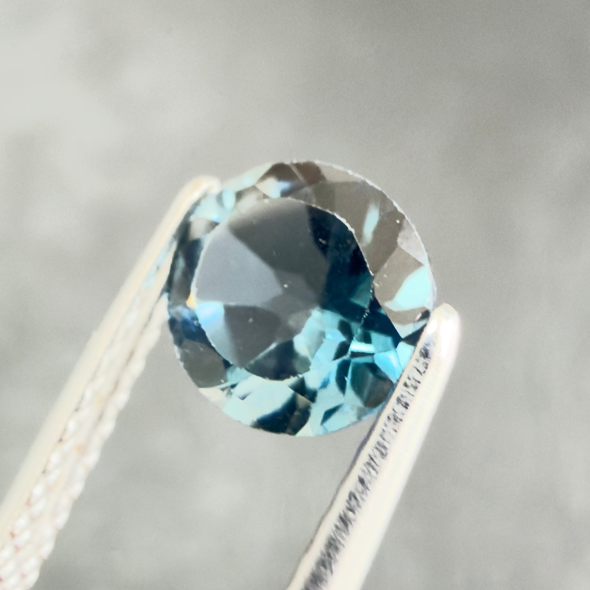 ロンドンブルートパーズ】 ルース ブラジル産 1.07ct | たからいし