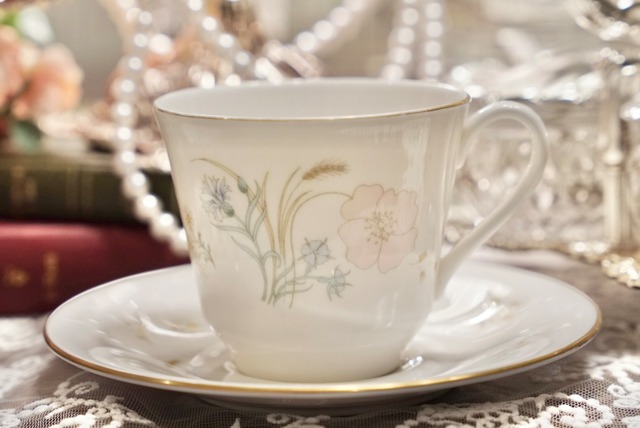 【Royal Doulton】ロイヤル・ドルトン Flirtation フラーテーション カップ&ソーサー