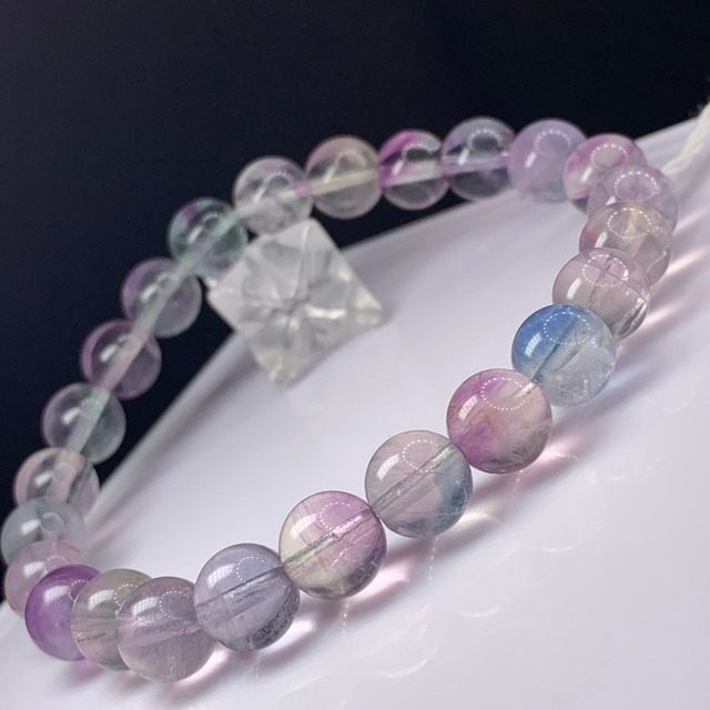 f110 ほんのり優しい色合い☆グラデーションフローライトブレスレット