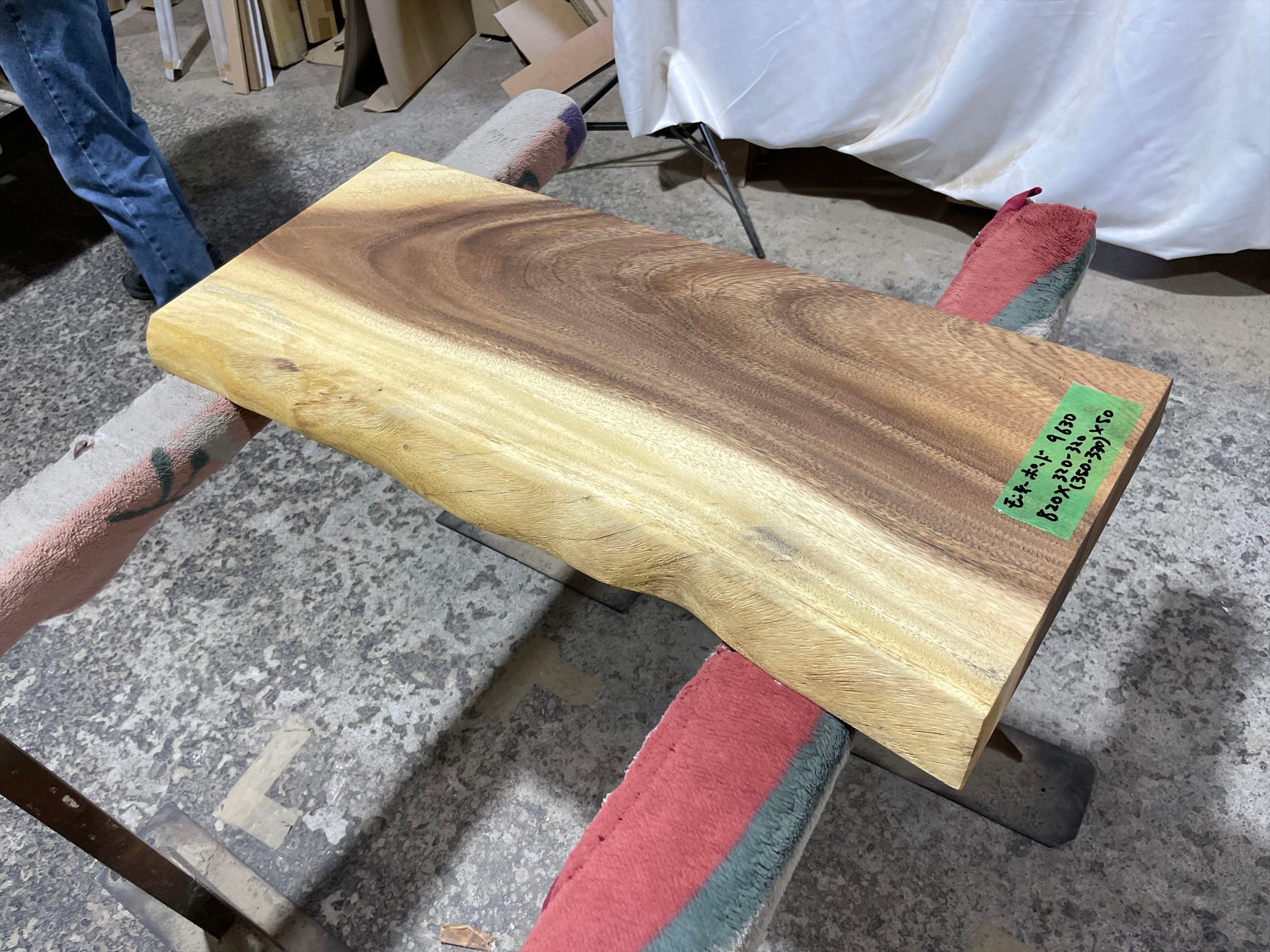 モンキーポッド9630 一枚板無垢 乾燥材 820x320-320x50mm カウンター センターテーブル ダイニングテーブル