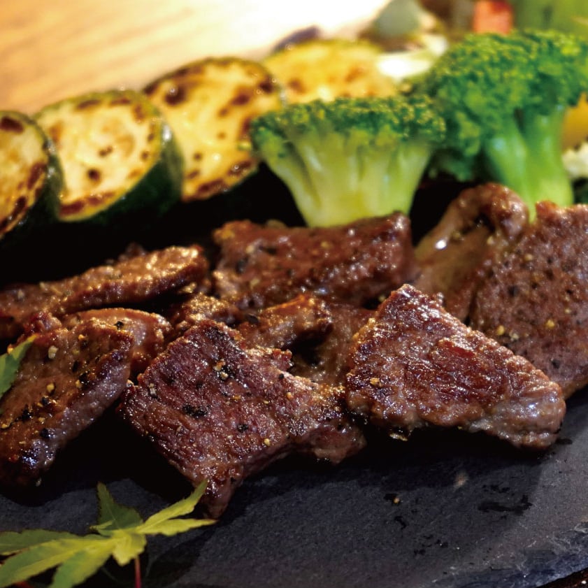 鹿肉】ペッパーサイコロステーキ 480g（4人前） | LocalFoodJP