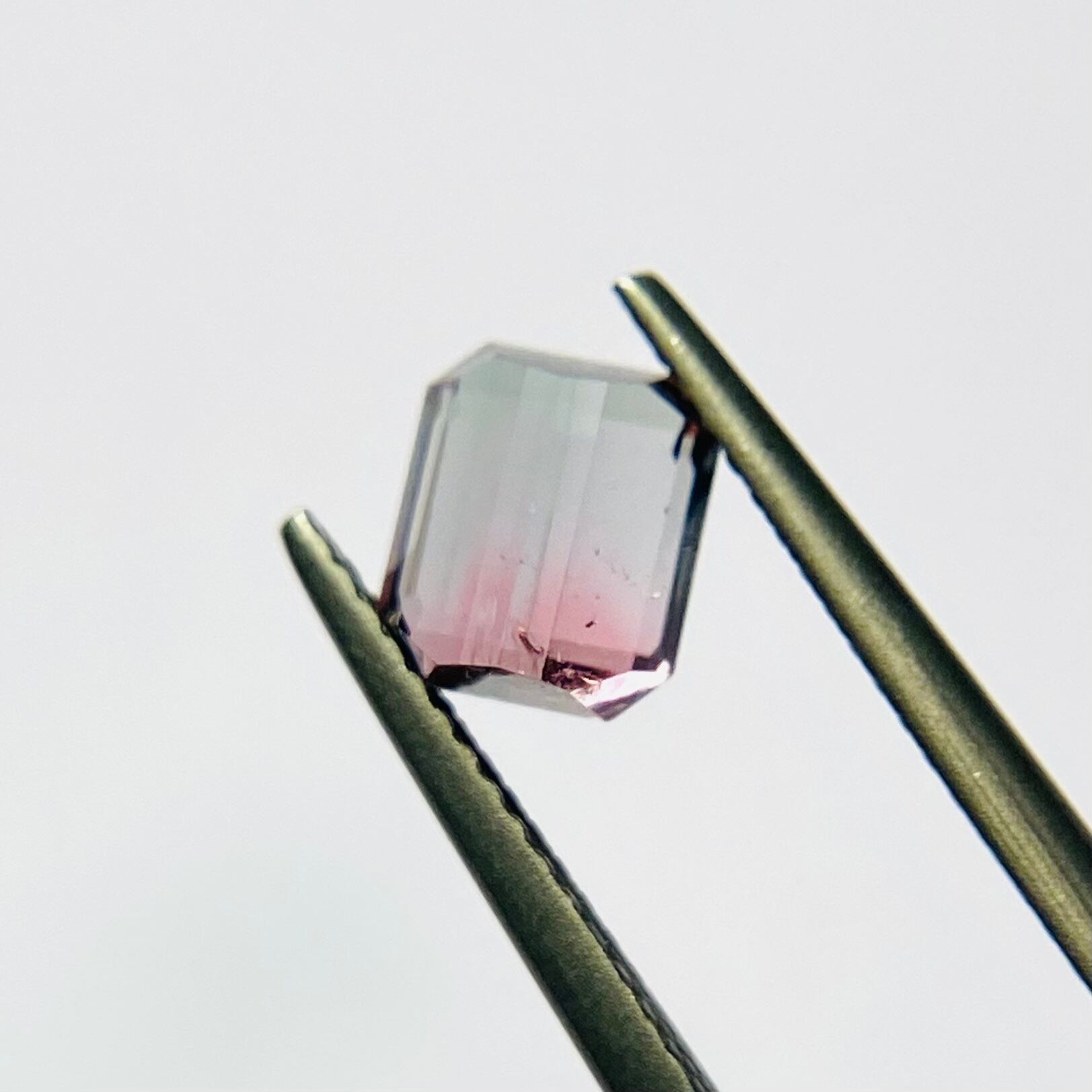 元気なピンク　バイカラートルマリン