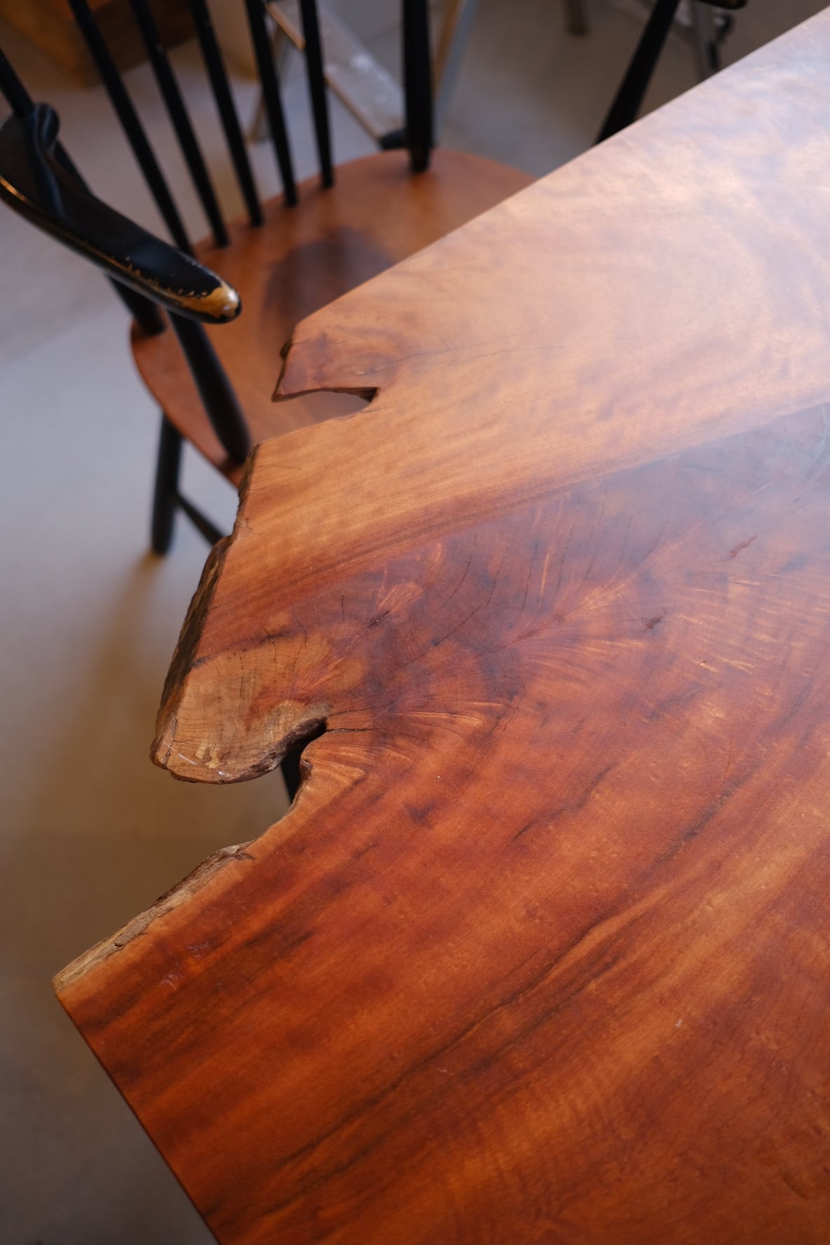 一枚板ダイニングテーブル 鹿子の木 -kagonoki- | TORINOKI FURNITURE