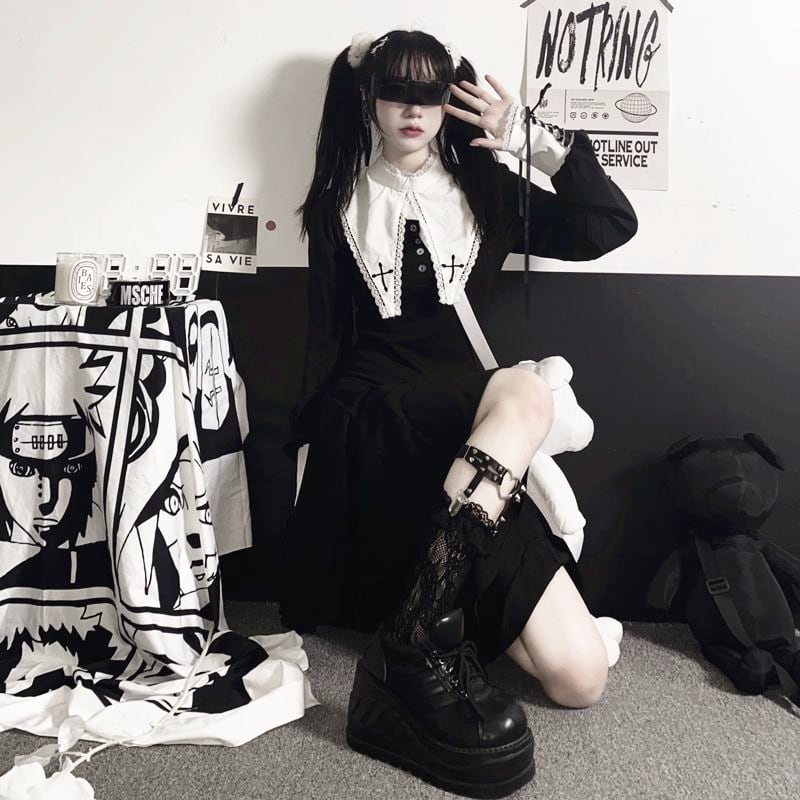 【闇堕ちシスター】ビッグカラー&クロス刺繍 長袖Aラインワンピース