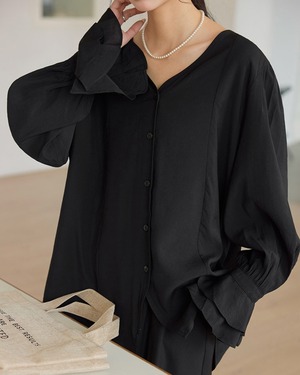 Vネックフレアスリーブシャツ 2color A1083