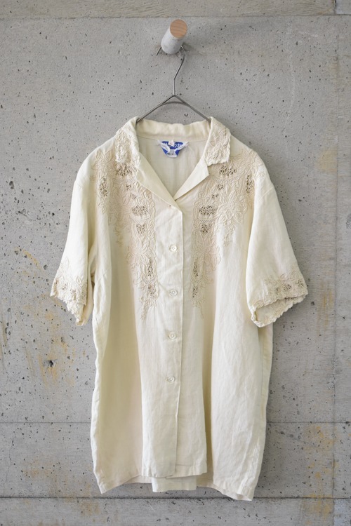 Sand beige lace open-collar shirt