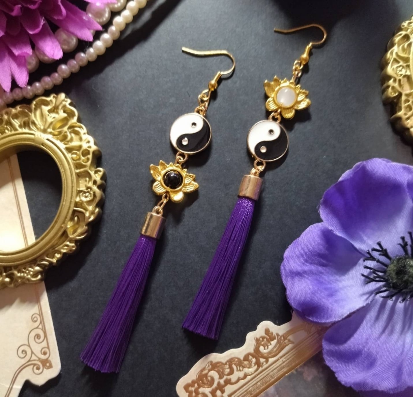和風】梅結びとタッセルのピアス（イヤリング）（色オーダー可）【着物