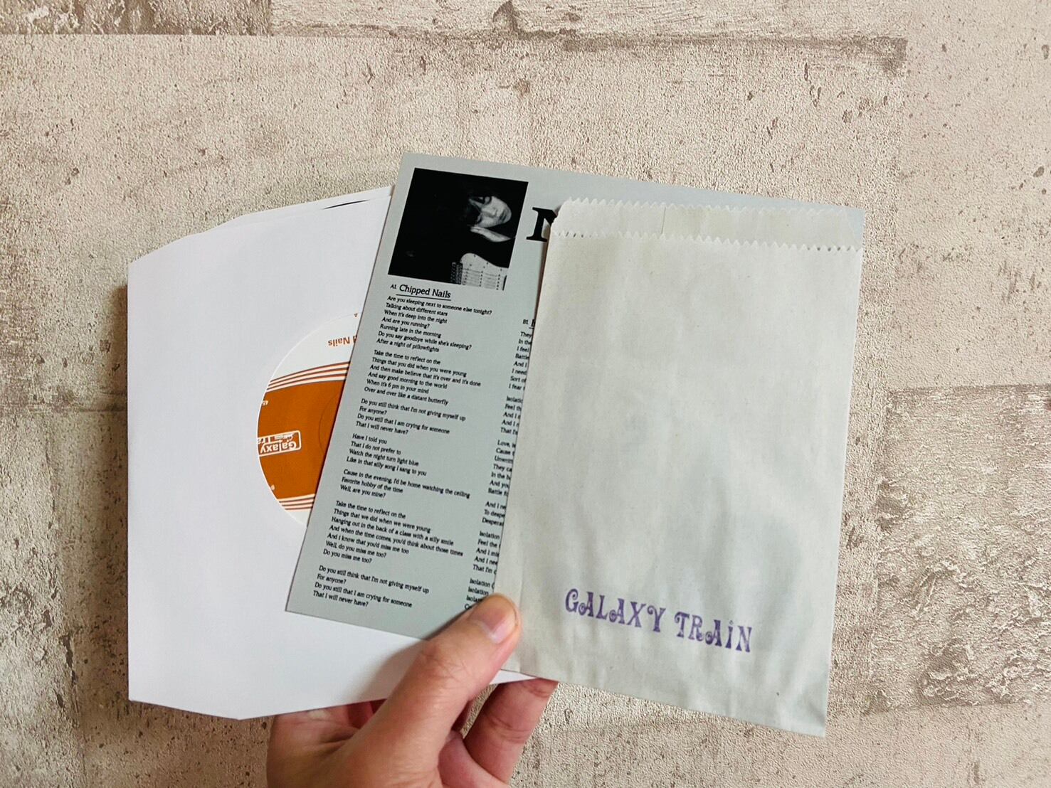 NAO 2枚セット 7レコード 7インチ】 Noa Mal / Chipped Nails（2025 remaster） | HOLIDAY