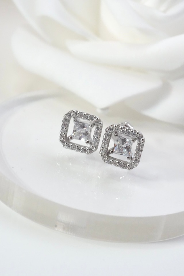radiant cube pierce