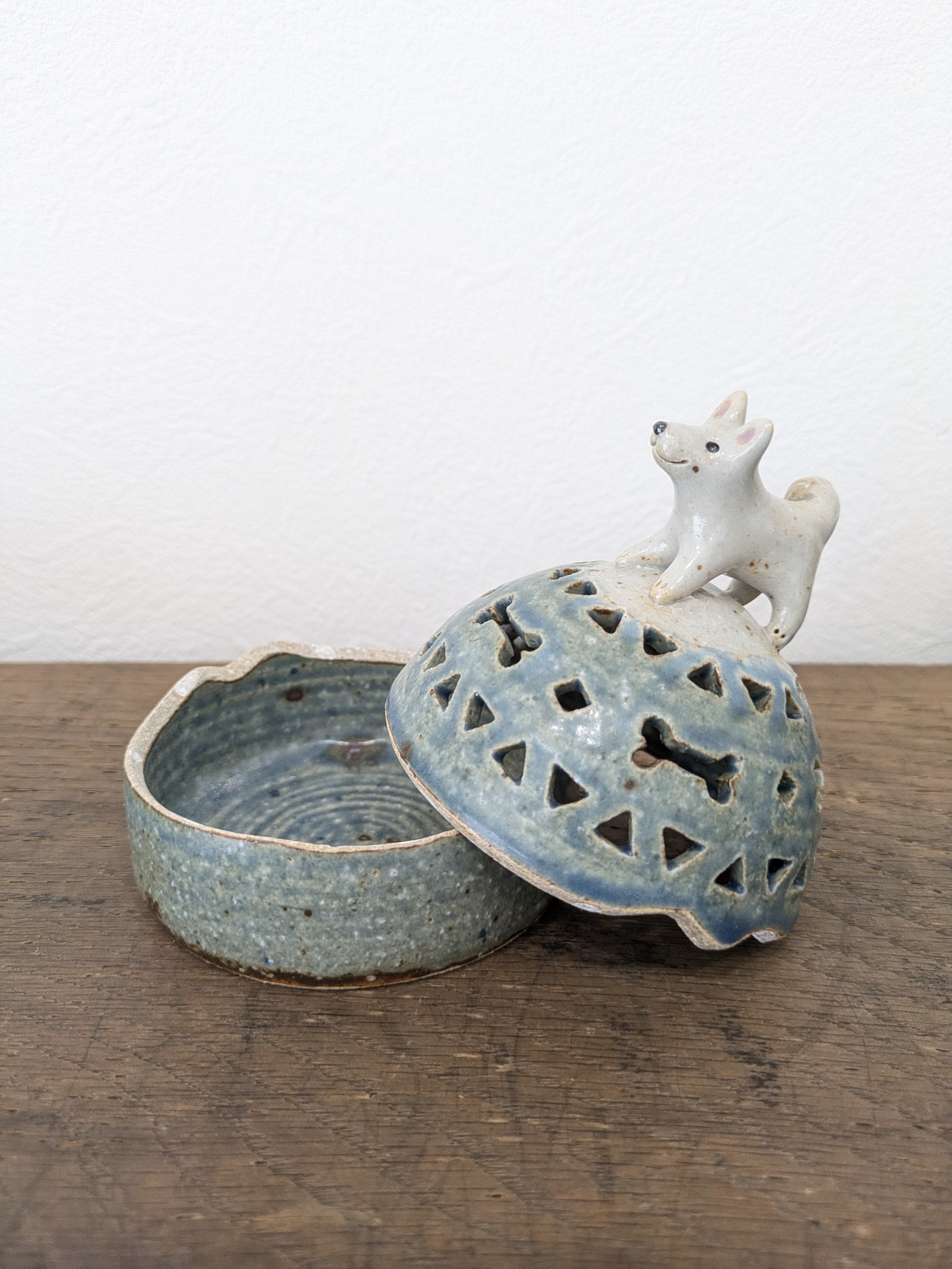 雑貨》白い犬の香炉〜泰木窯〜 | soloki