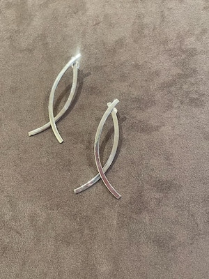 MERAKI / Silver Curved Earrings（ピアス）