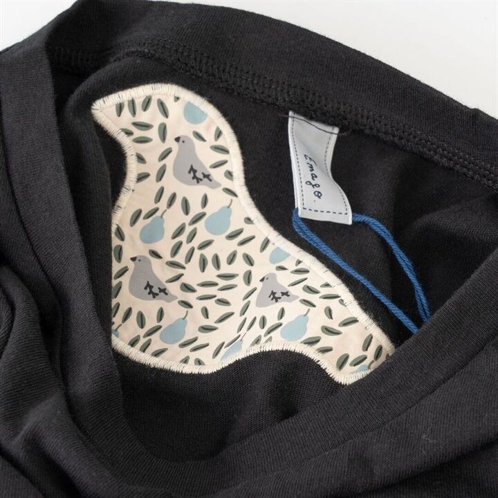【Emago.】ポケット付き半袖Tシャツ|トリと洋ナシ