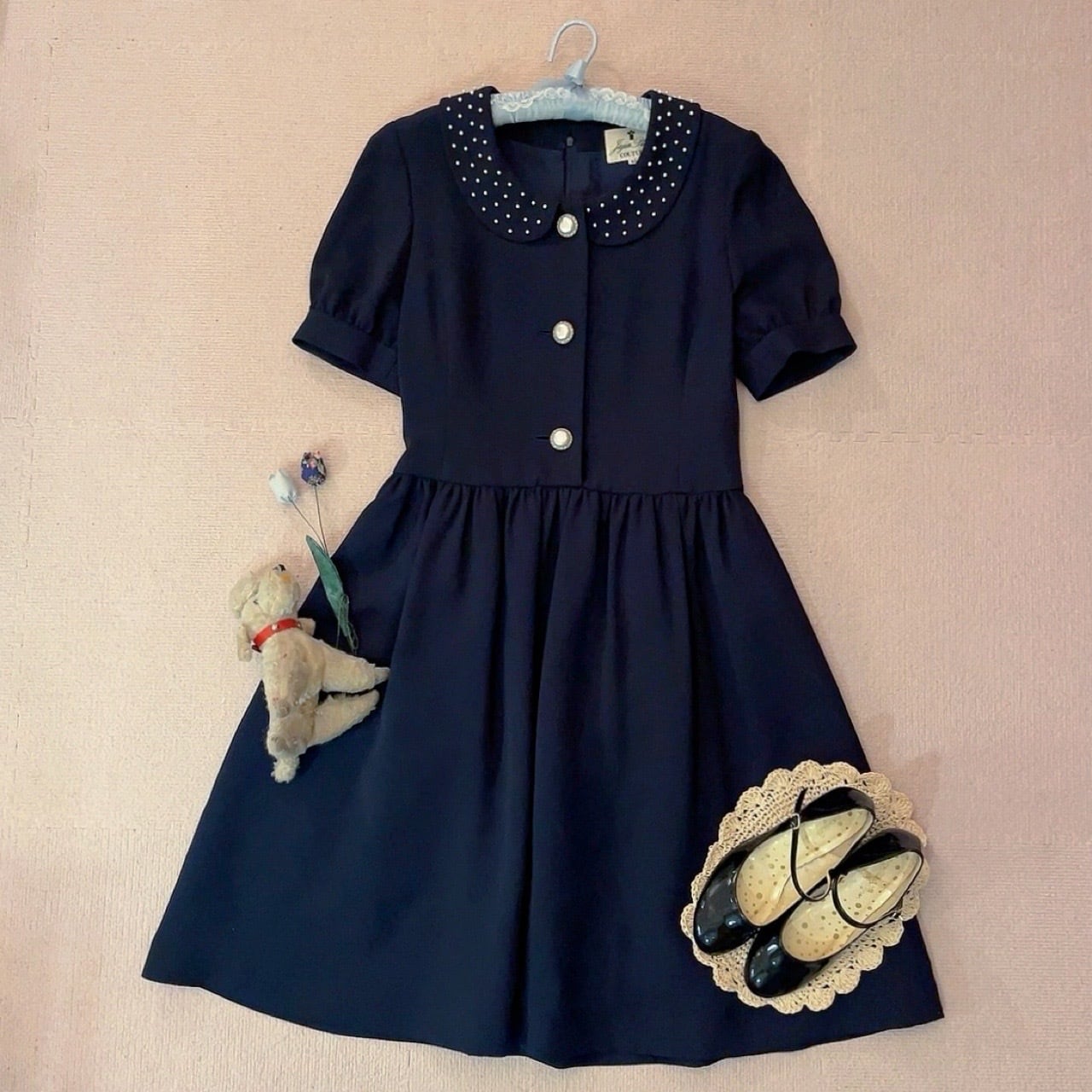pearl big button gather one-piece