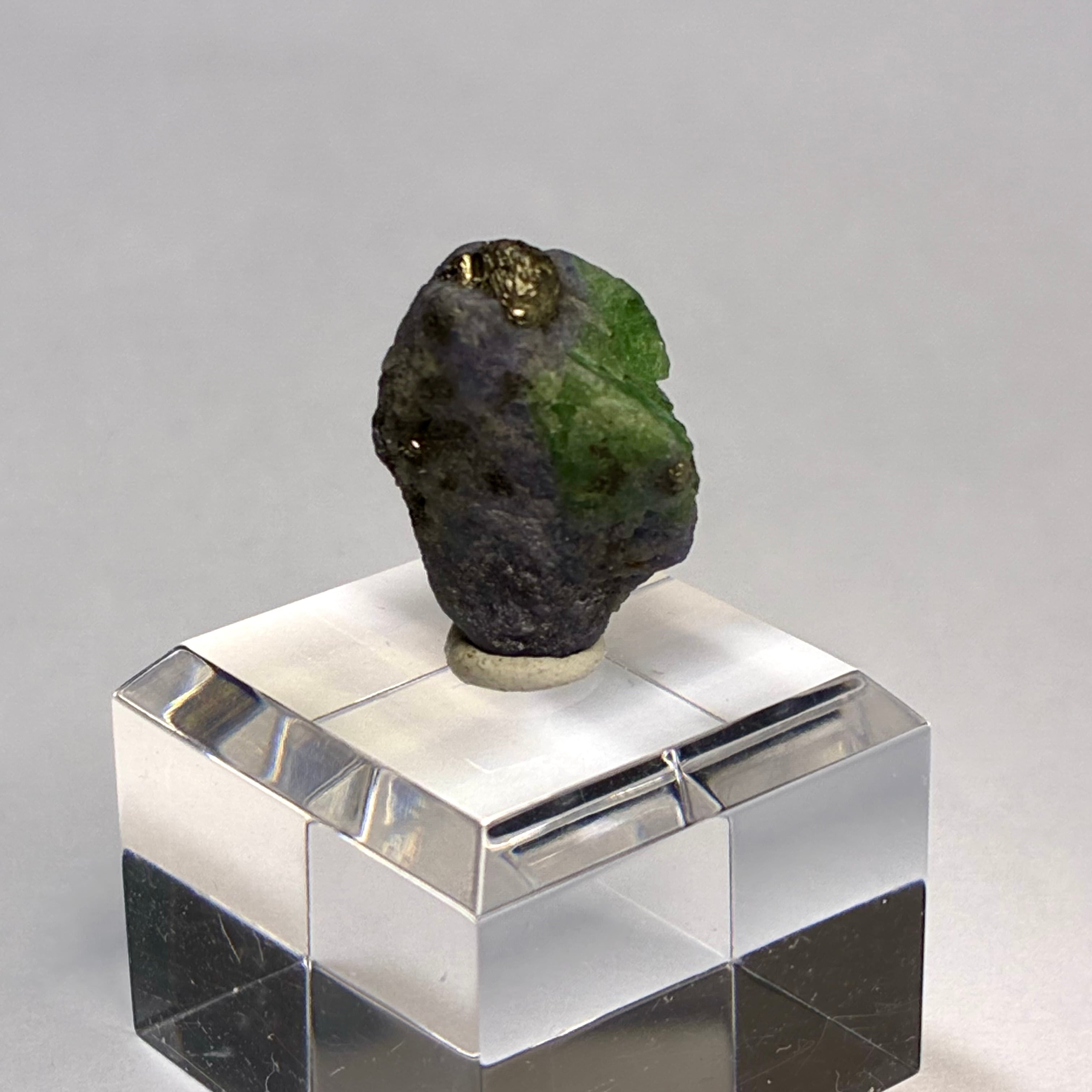 タンザニア産ツァボライト原石 タンザニア/メレラニ産】ツァボライト