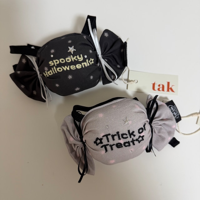 【即納】[tak!tak!tak!tak!] Halloween Candy Bib／ネーム刺繍あり／XS・Sサイズ.ビブのみ/ヘアピン付き