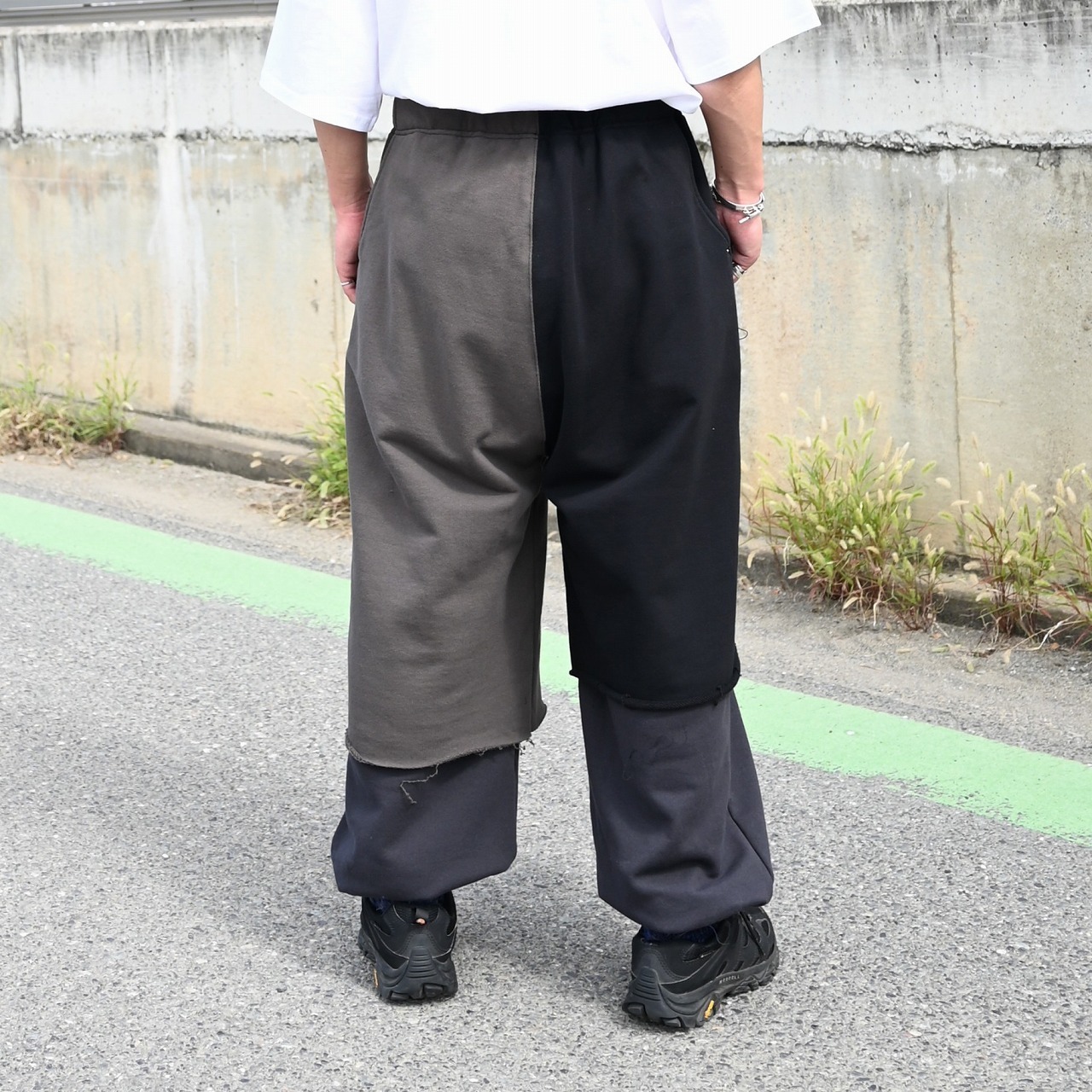 Leh(レー)Layered Wide Track Pants style