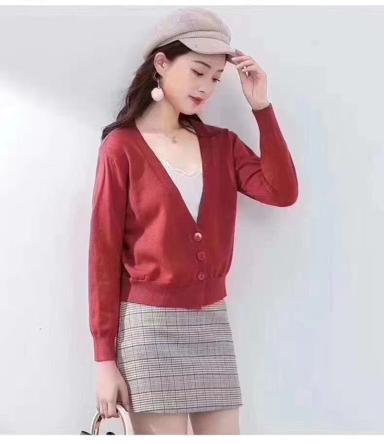 Vネックニットカーディガン