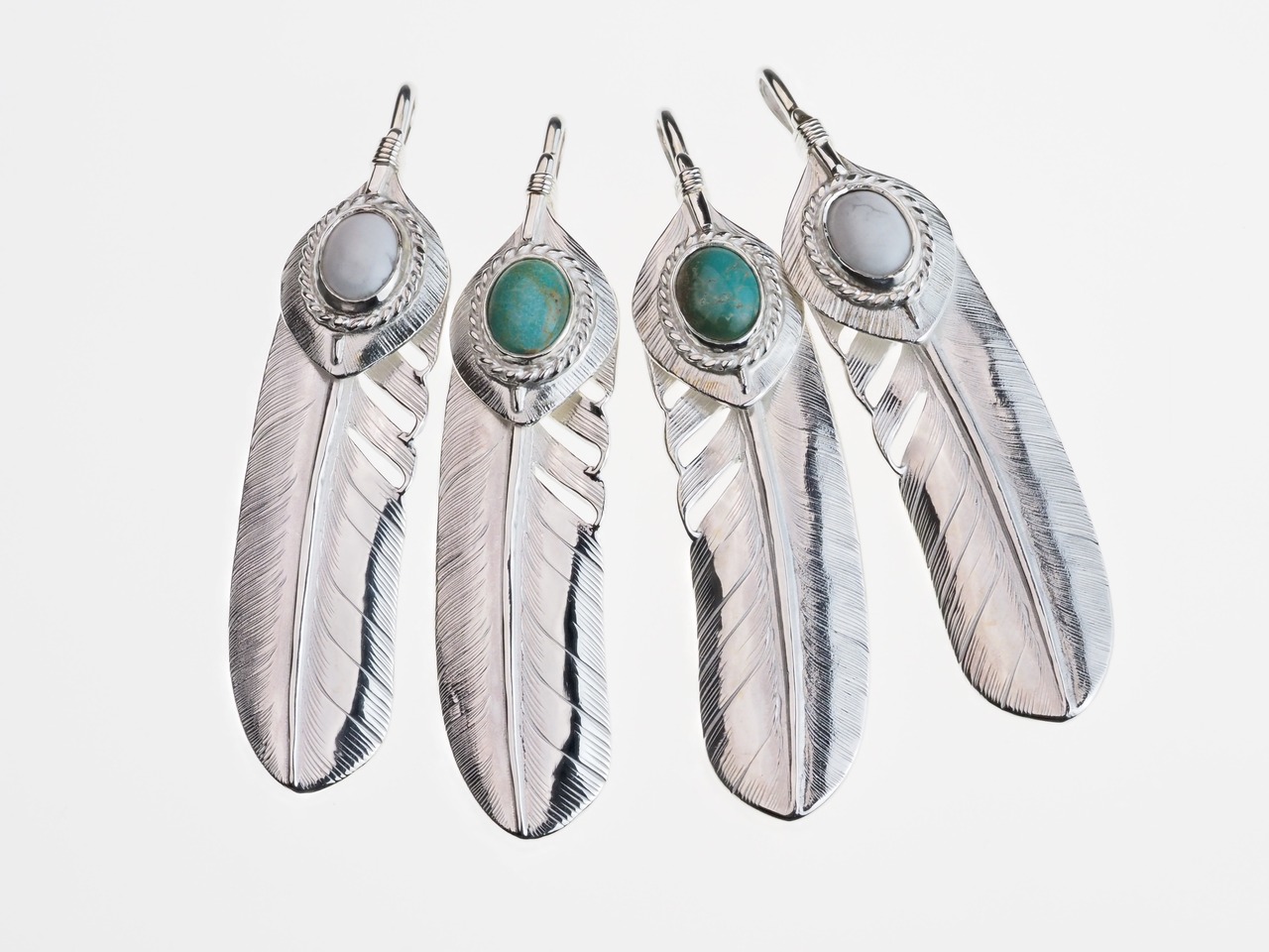 P-067 feather L （L）＋Heart feather＋silver rope (turquoise)