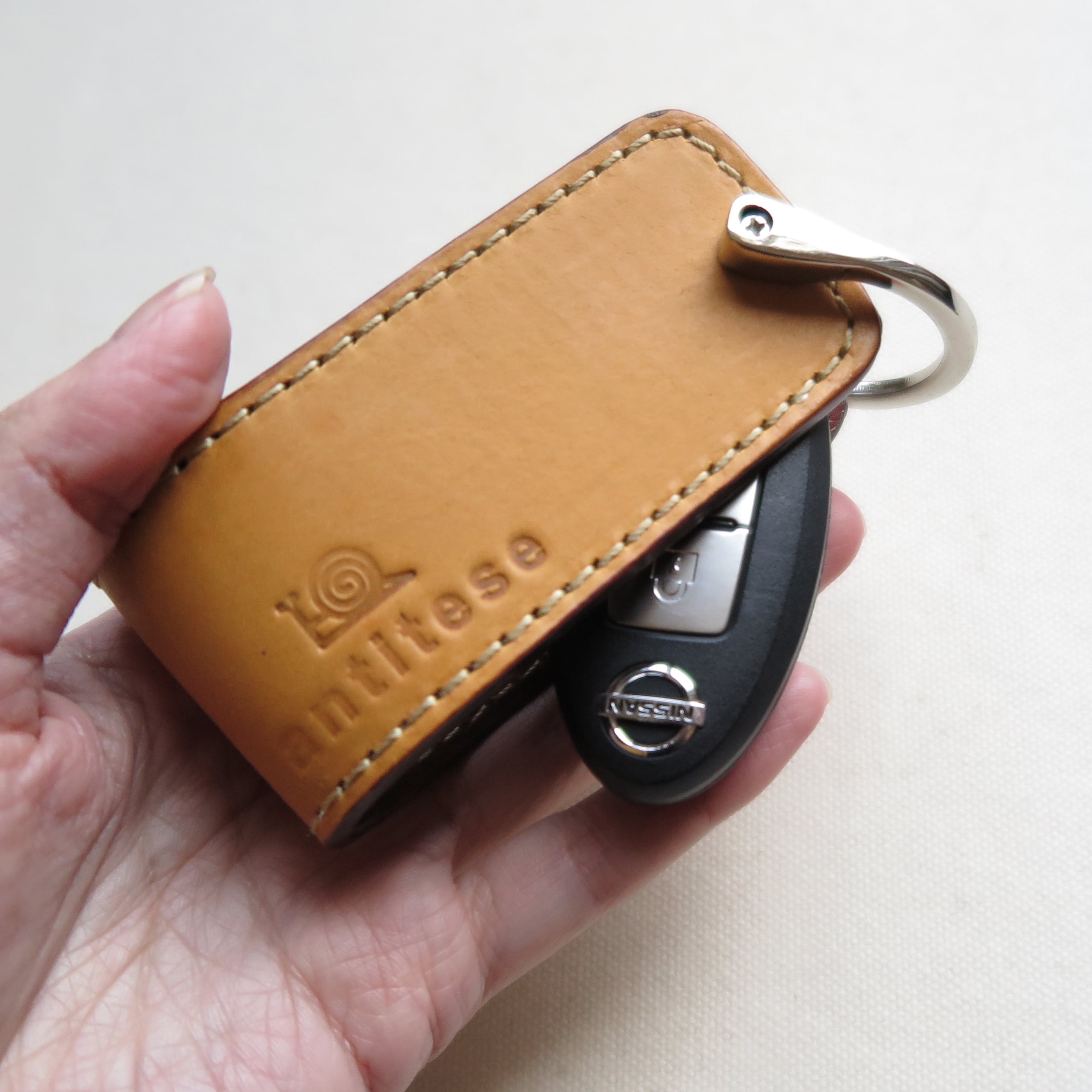 ベルルッティ レターケース レザー ゴールド金具 2025年04月13日 『ETTINGERと歩く、時間（とき）を旅する