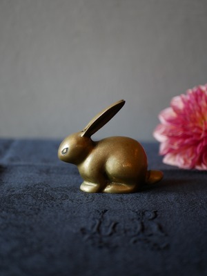 ブロンズ製　ウサギの置物　フランスヴィンテージ　