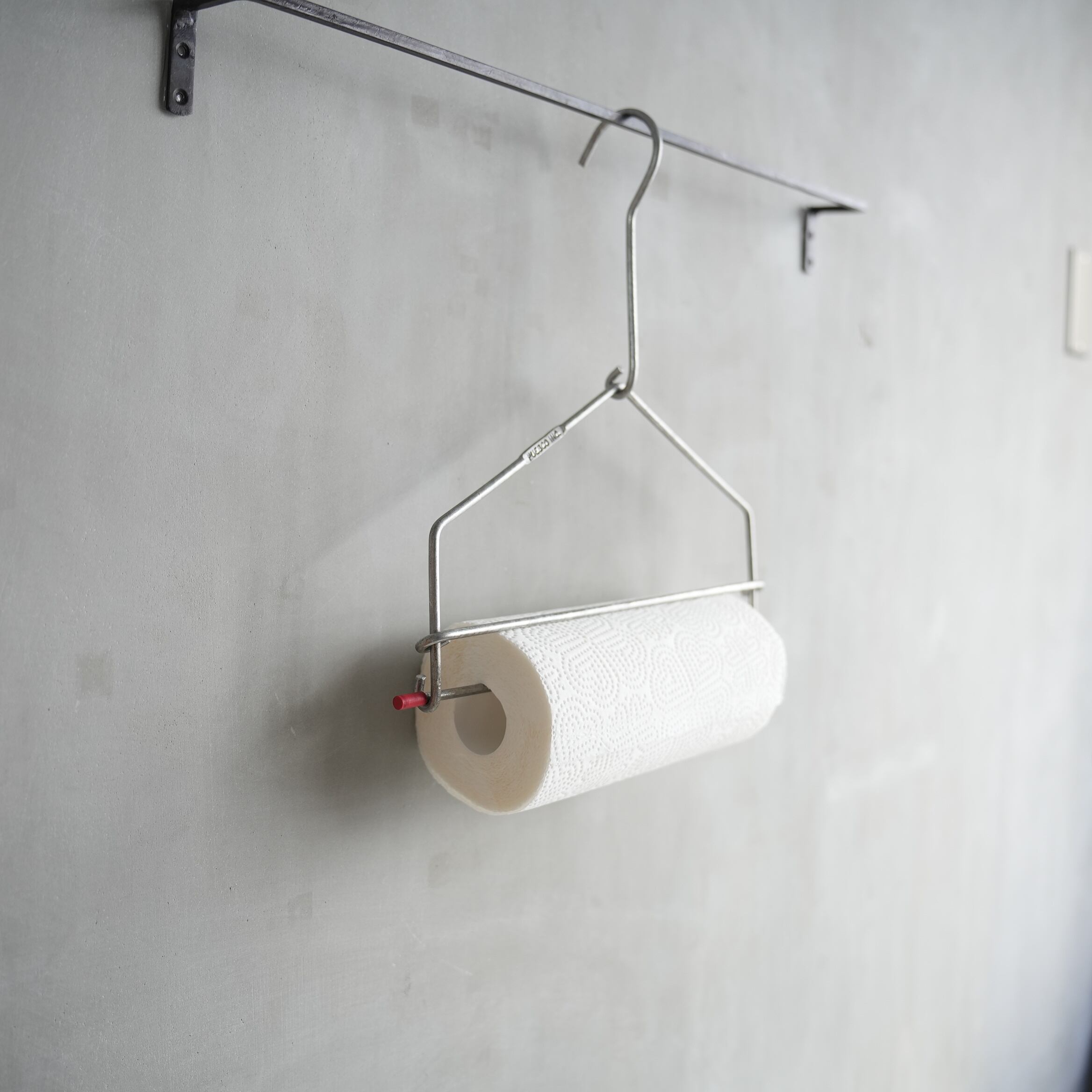 PAPER TOWEL HANGER LAND Lifestyle Shop