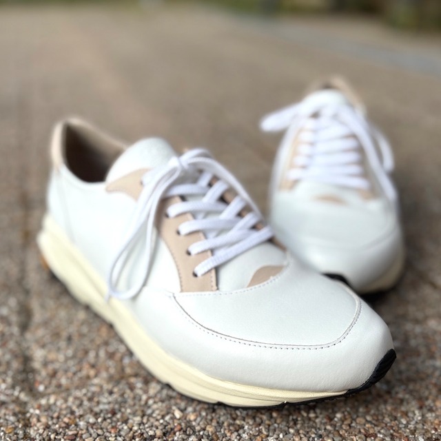 men's HAND MADE leatherスニーカー　Vibram sole　White