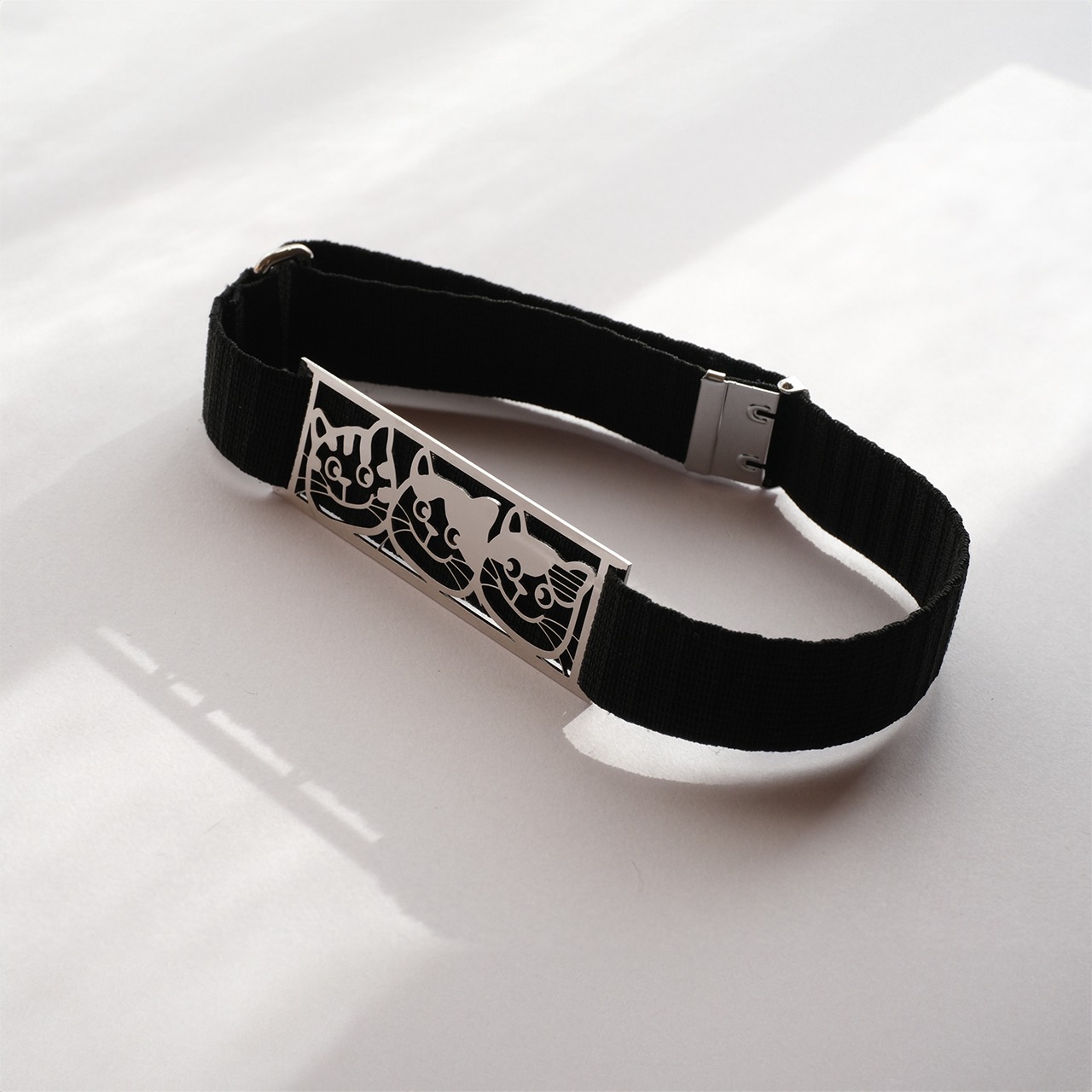 Joaquin Brothers ブックバンド