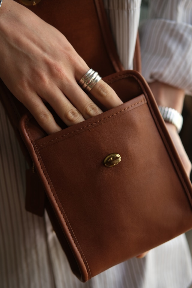 Utah/80-90’s “OLD COACH” glove leather turn lock shoulder bag