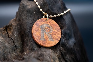 【最高峰の鳥眼杢】バーズアイローズウッド ラウンド タグ イニシャル