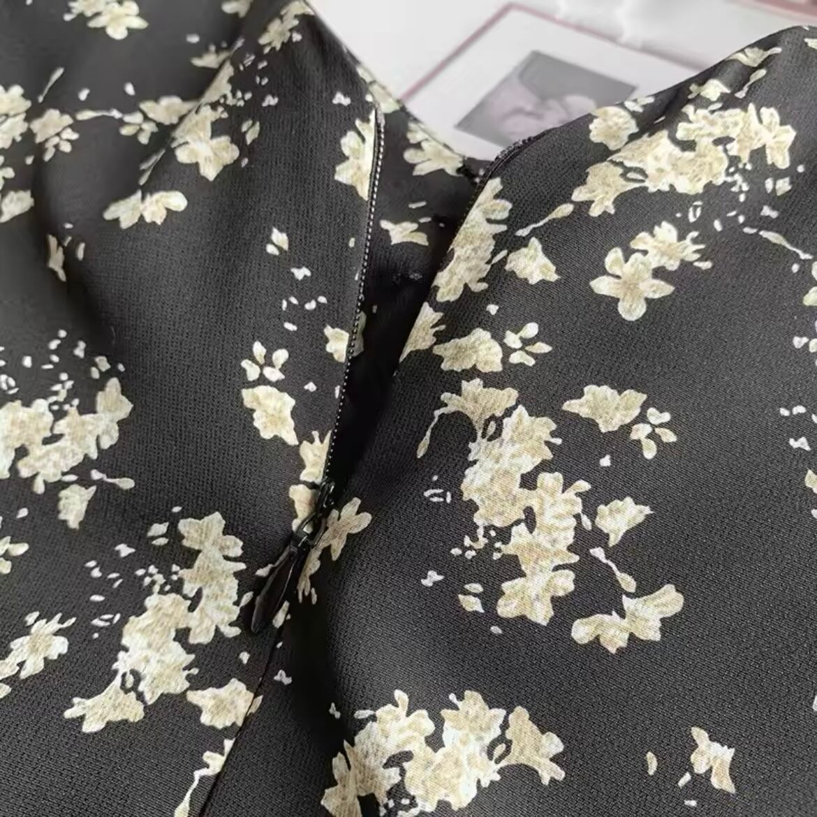 ギャザースリーブフラワーワンピース