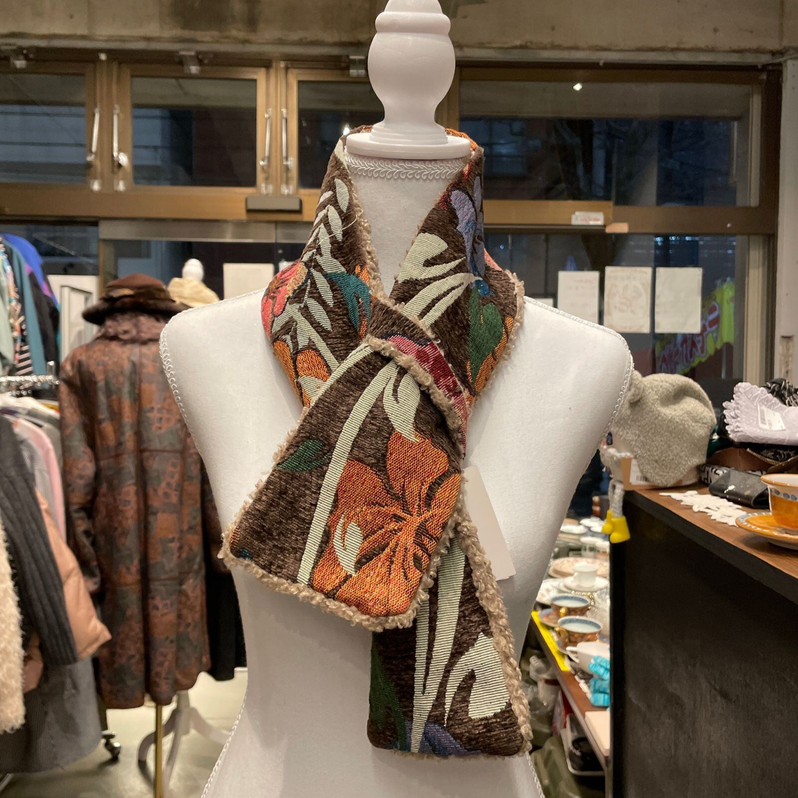 56 セザンヌ SEZANE 花柄 ブラウス カットソー トップス 56 セザンヌ SEZANE 花柄 ブラウス カットソー トップス