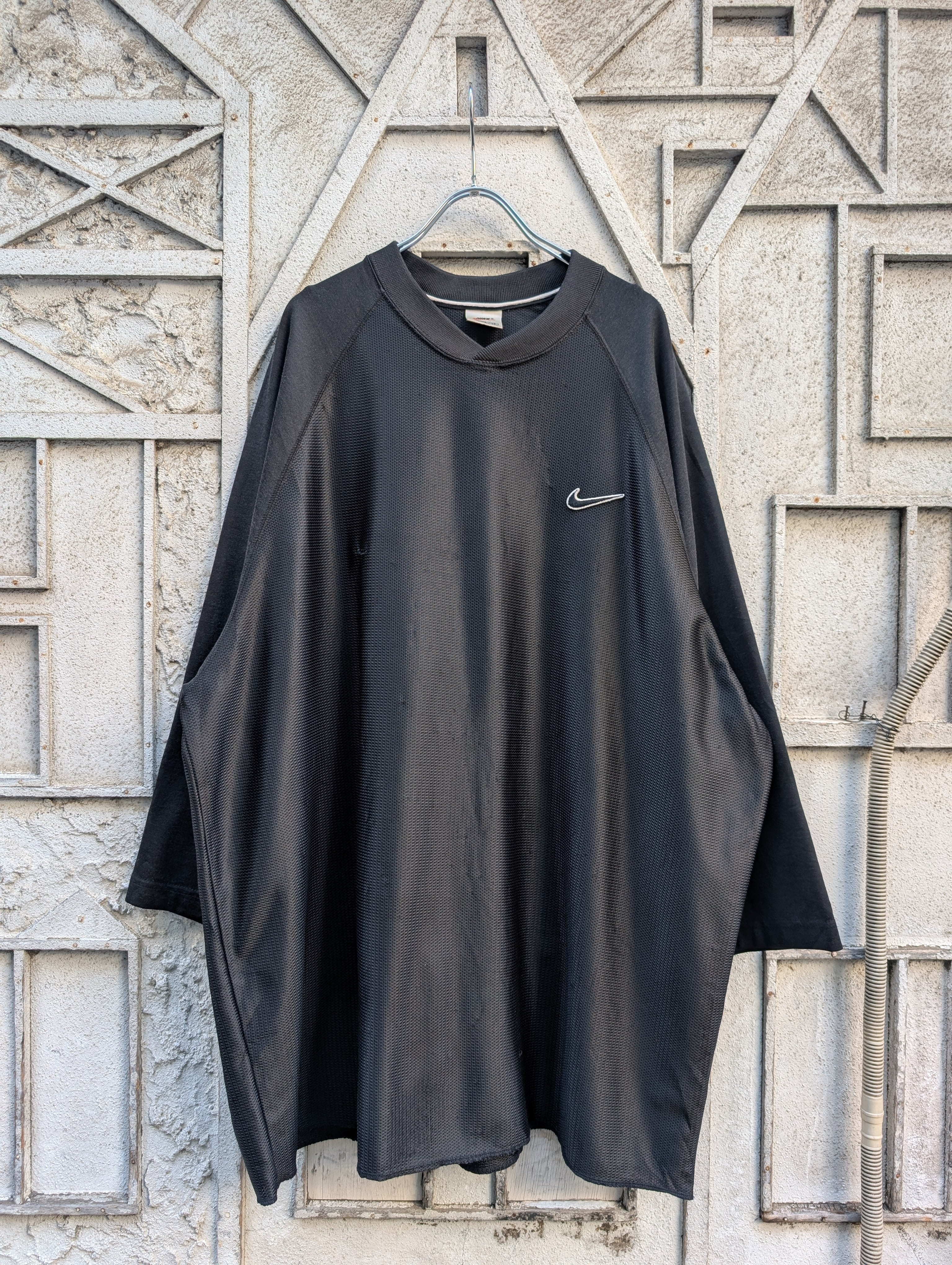 "NIKE" mesh tops