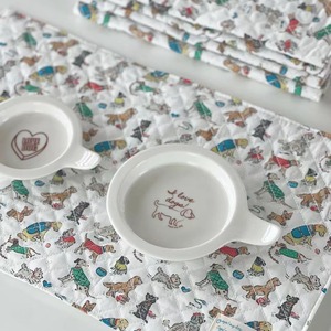 【GOODS】2色展開韓国風イヌ柄ORウサギ柄の総柄ペット食事マット