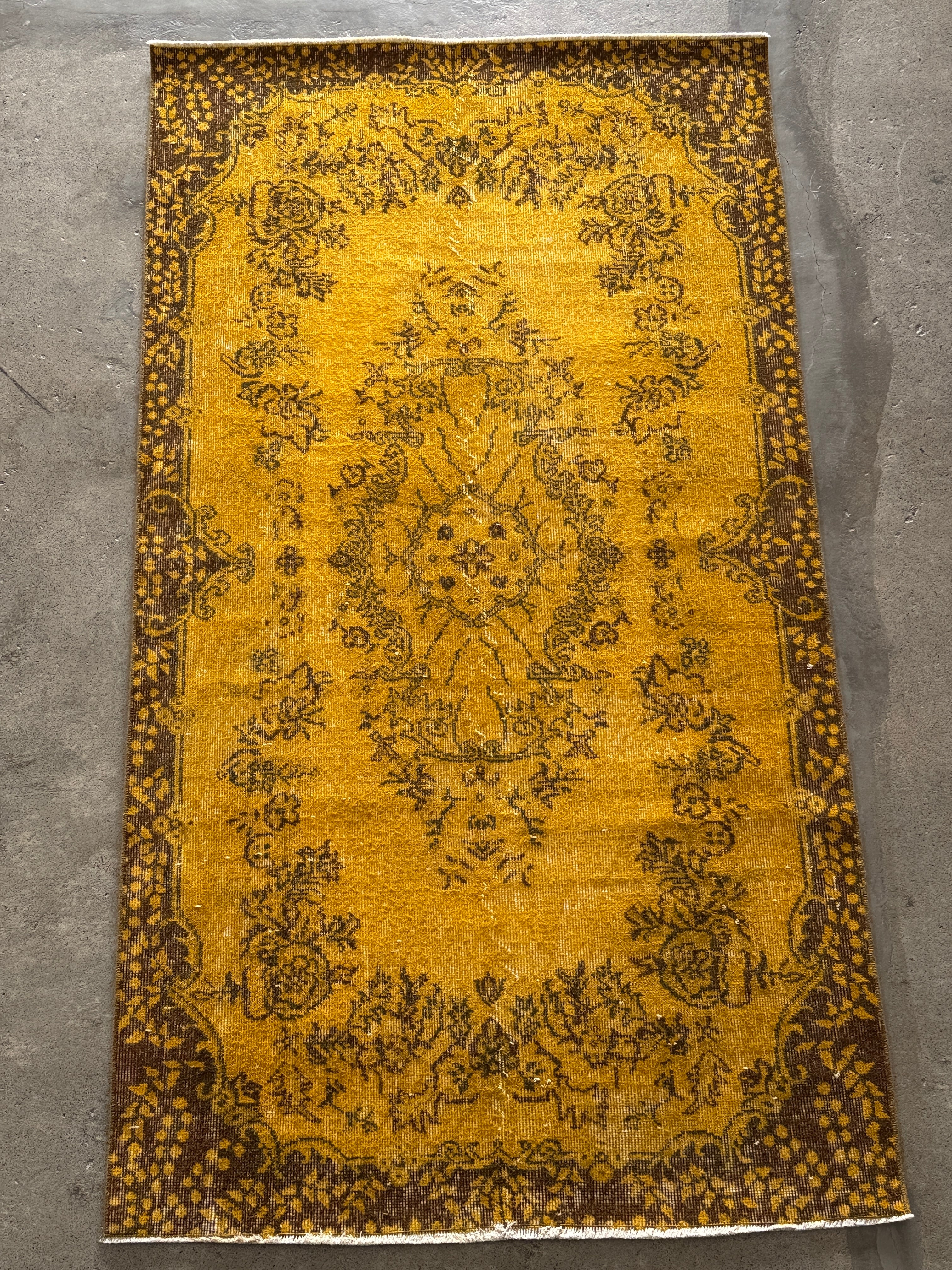 【送料込み】ヴィンテージ トルコラグ イスパルタ絨毯 オーバーダイ 117x214 TRB3908