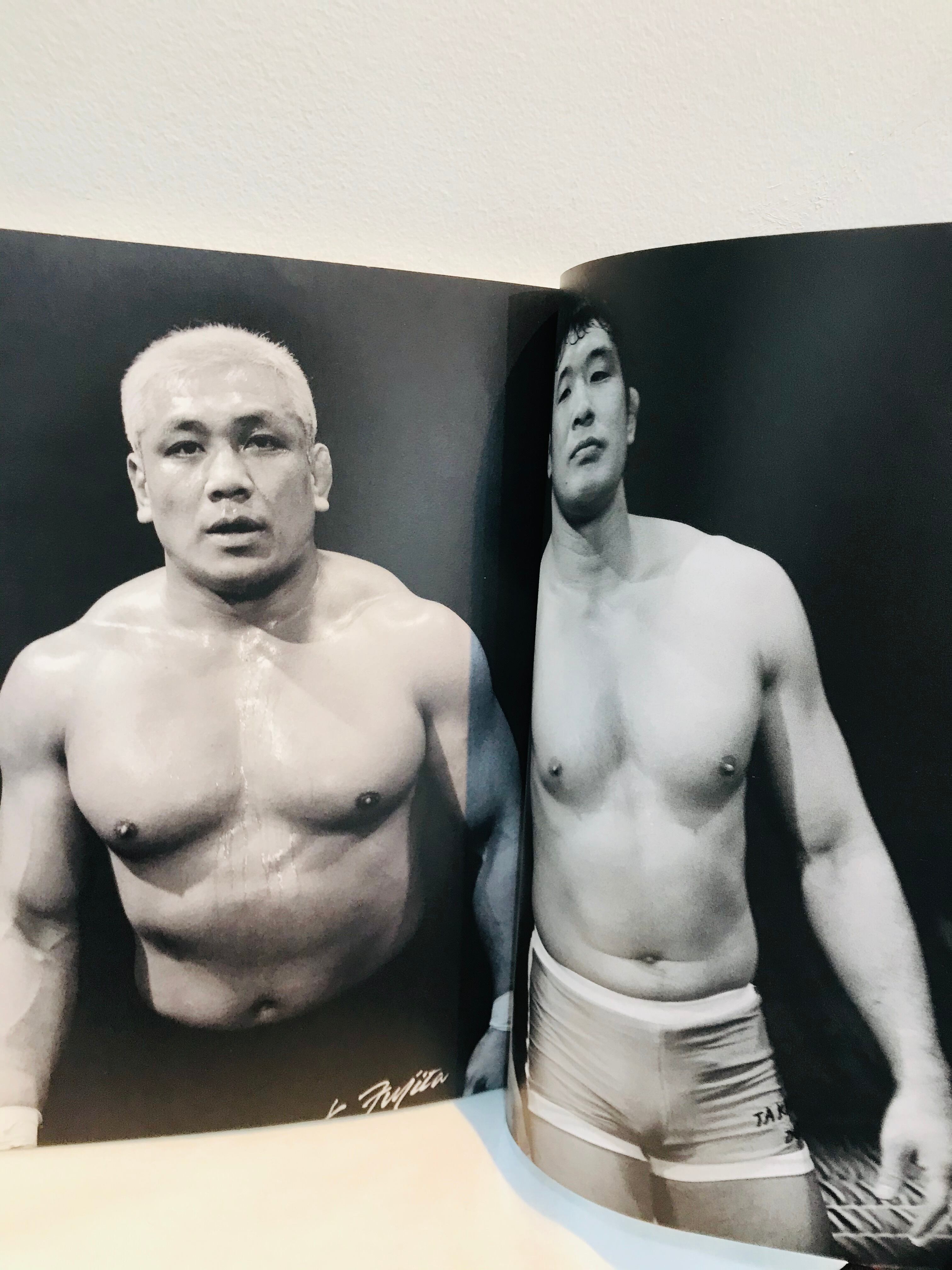 サイン4名 格闘男 荒木経惟vs11人のプロレスラー | zbooks
