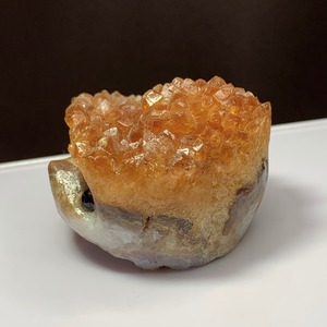 7.濃いシトリンクラスター・ハリネズミ