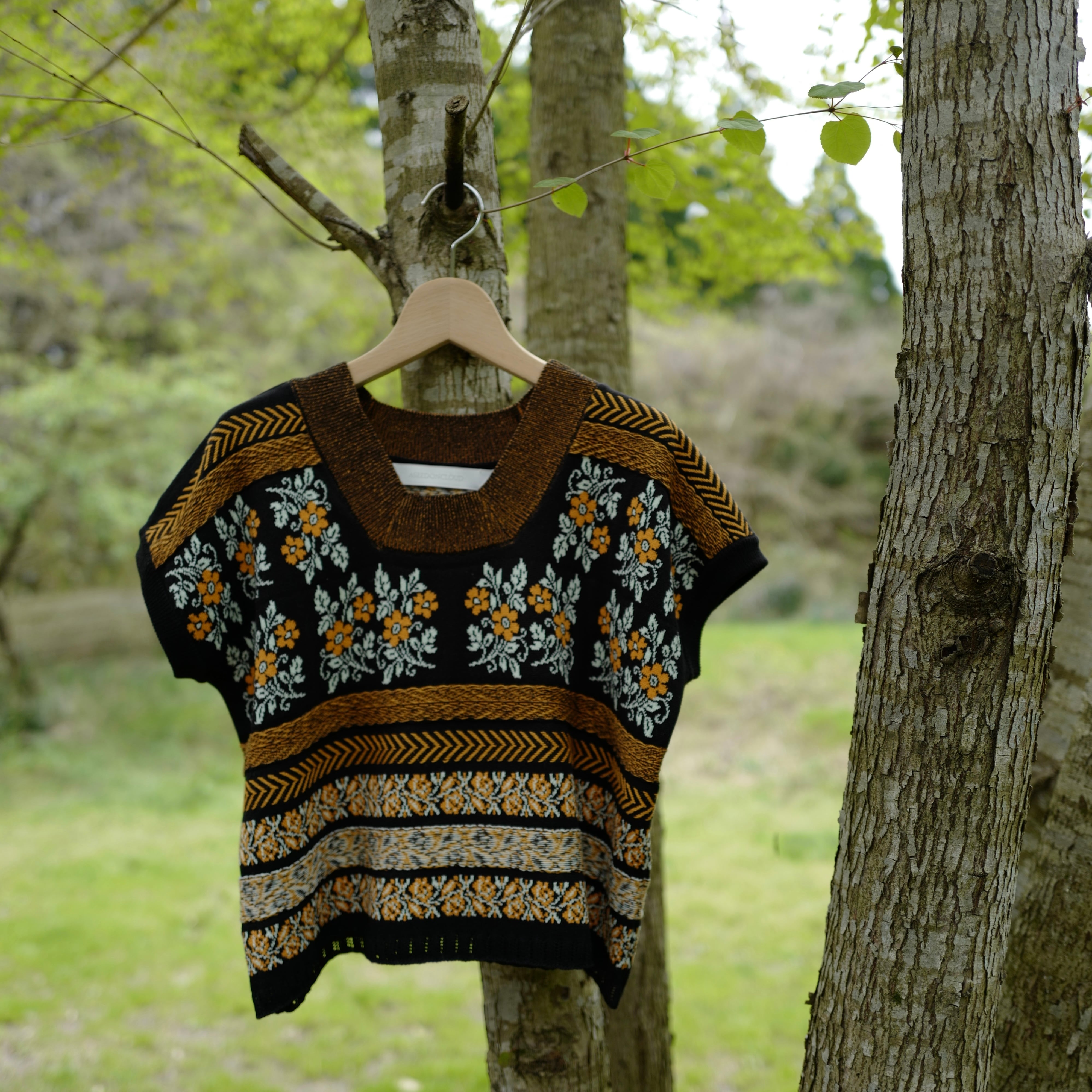 ASEEDONCLÖUD │ flower jacquard knit blouse(black)