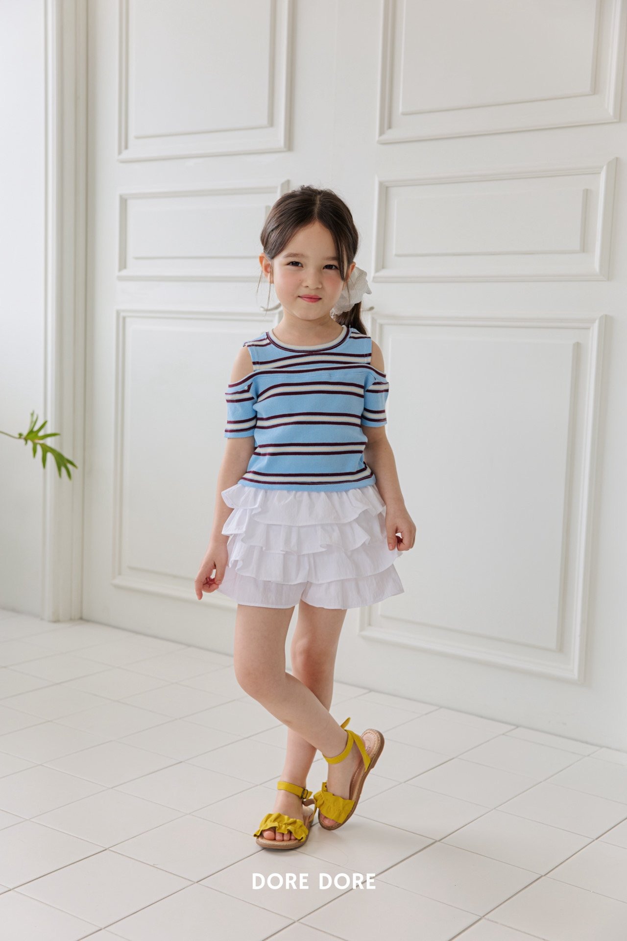 [DOREDORE] Striped shoulder cutout top (13/15) / [도레도레] 단가라어깨트임티 (13/15)