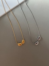 ツインペブルネックレス