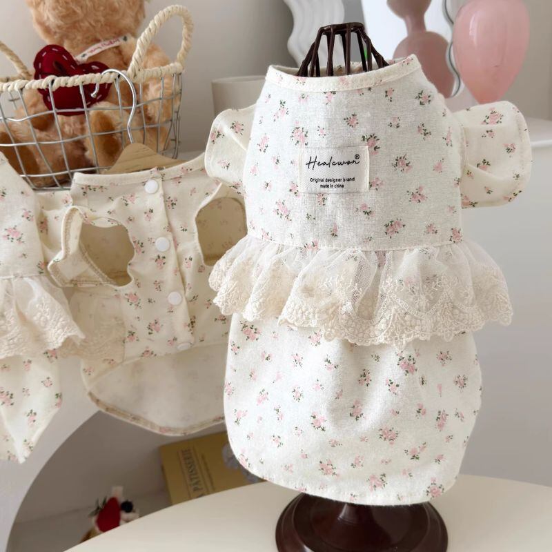 ピンクの小花柄のエレガントなワンピース 犬服猫服 00719