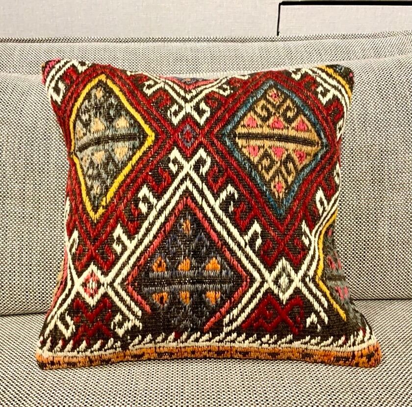 クッションカバー オトミ刺繍 赤 レッド 動物 花 植物 メキシコ雑貨