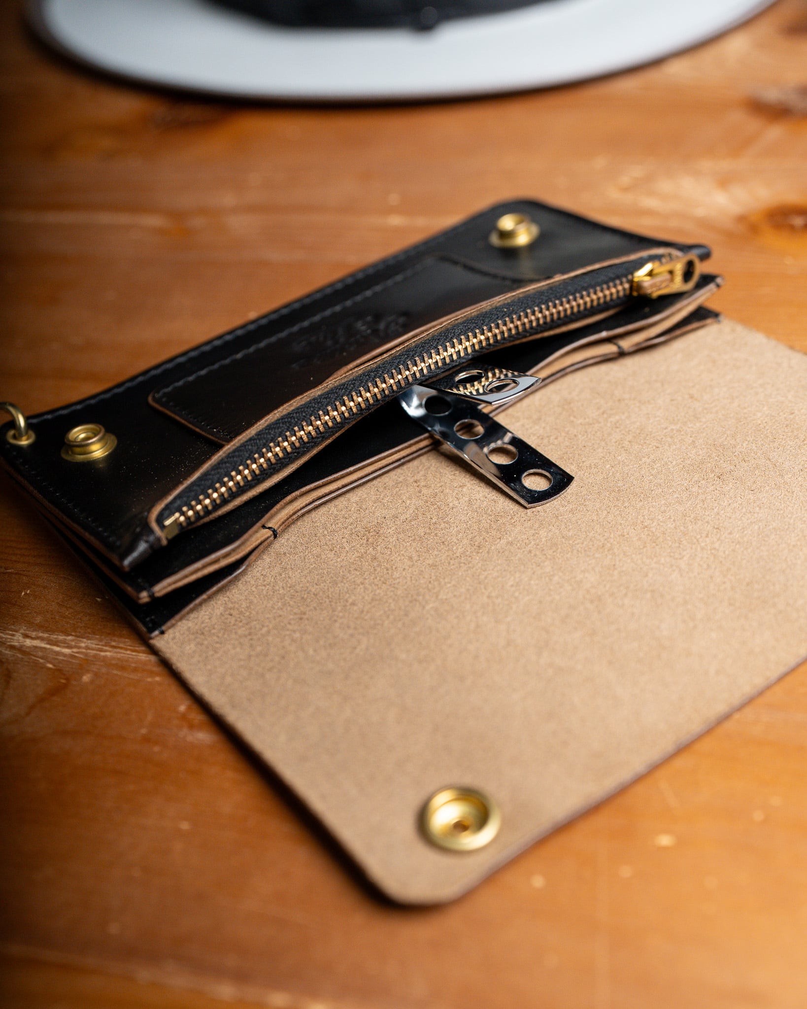 Additive and Line】Tracker Wallet TW-004 Maryam Horse Butt 3層