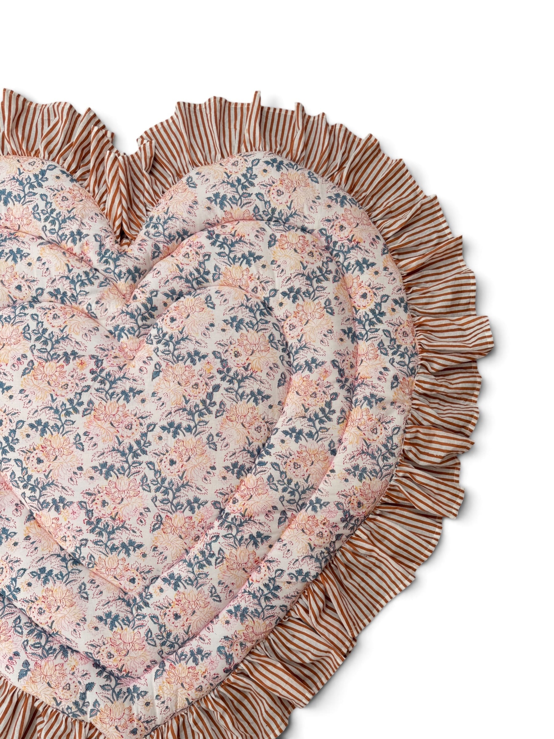 Heart Frill Mat - Combination Color -White Flower【saruche】