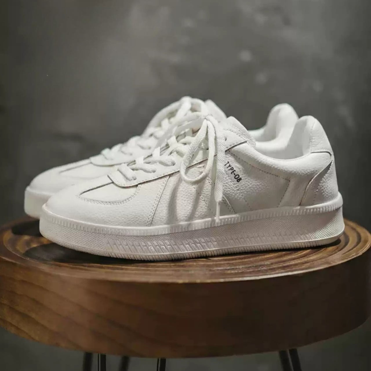 クラシックホワイトトレーニングシューズ 260117 | GOZE