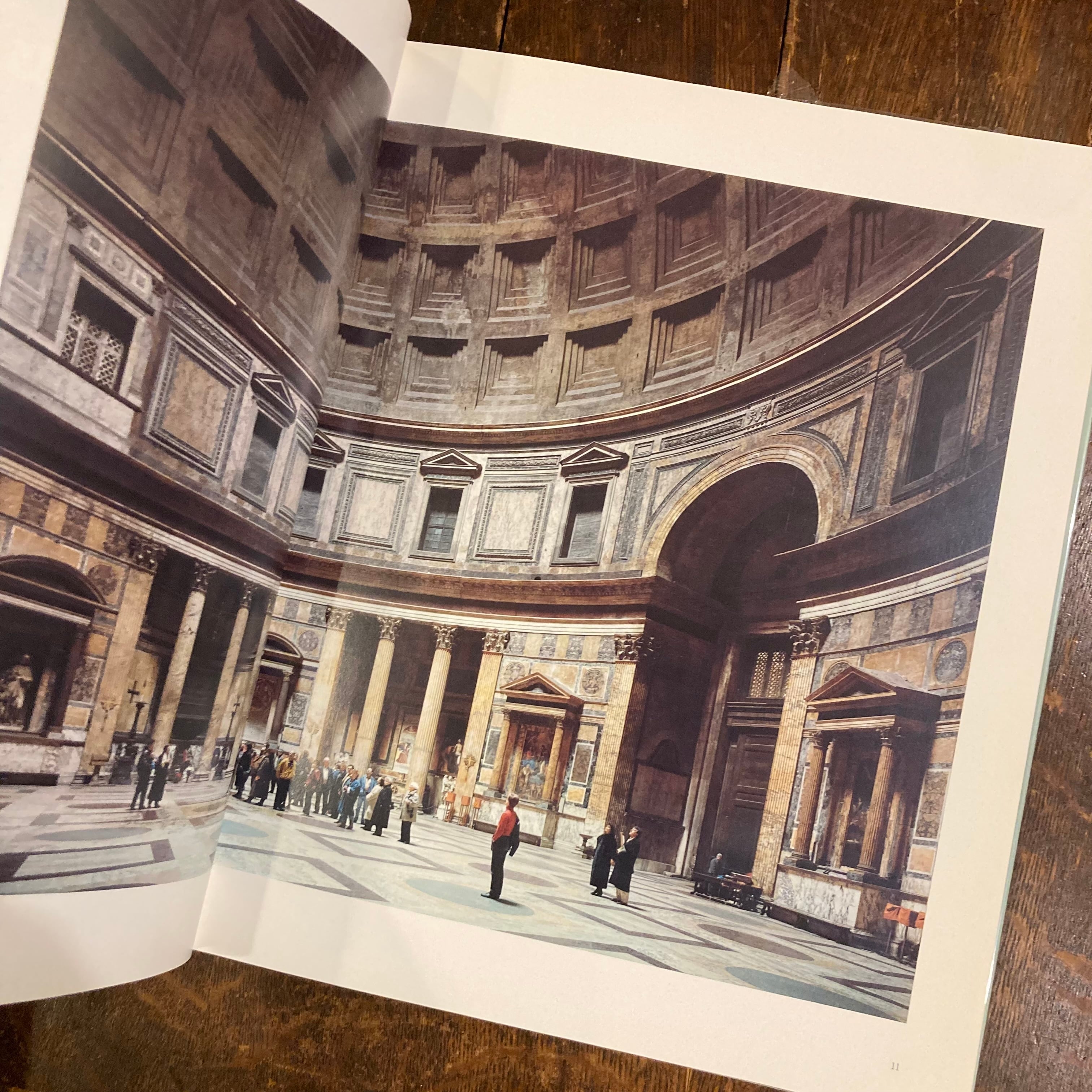 Strangers and Friends / Thomas Struth（トーマス・シュトゥルート