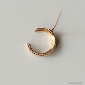 英国アンティークジュエリー 15ctゴールド 真珠 クレセント(三日月)ブローチ(ソーティングメモ付)