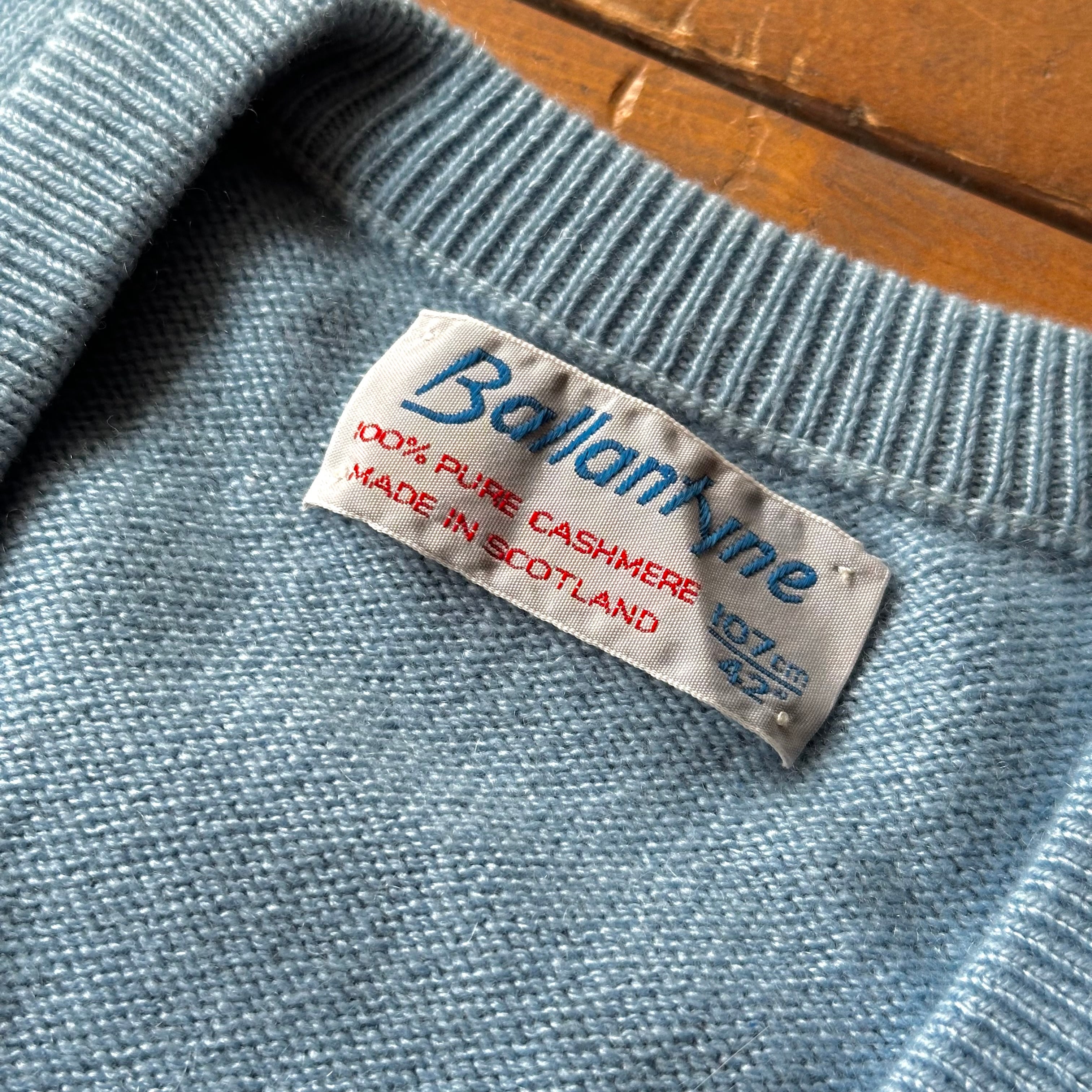80S BALLANTYNE CASHMERE V-NECK SWEATER | safarionline
