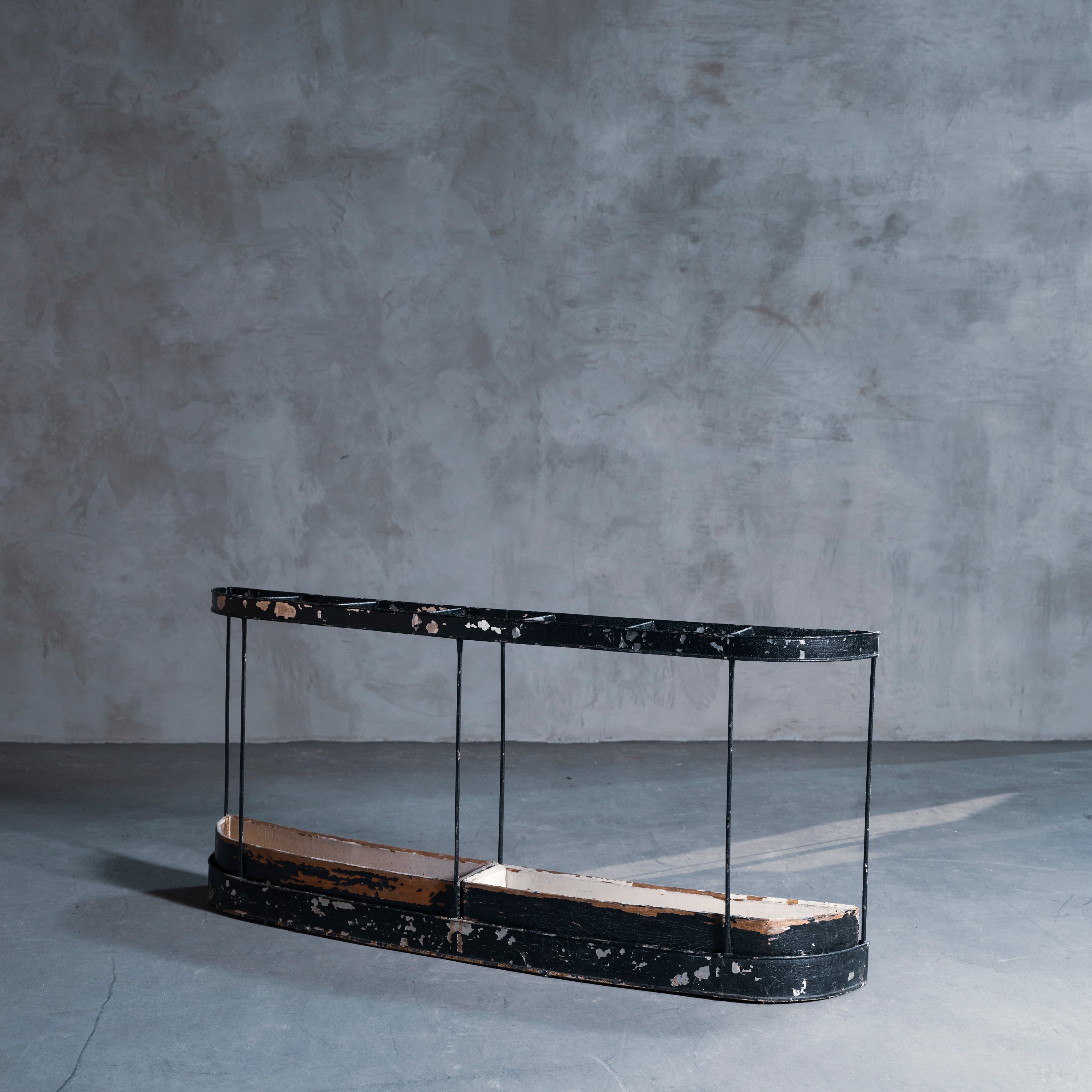 傘立て/アンティーク/アンブレラスタンド/モノトーン/ディスプレイ/店舗什器/ドライフラワー/空間装飾